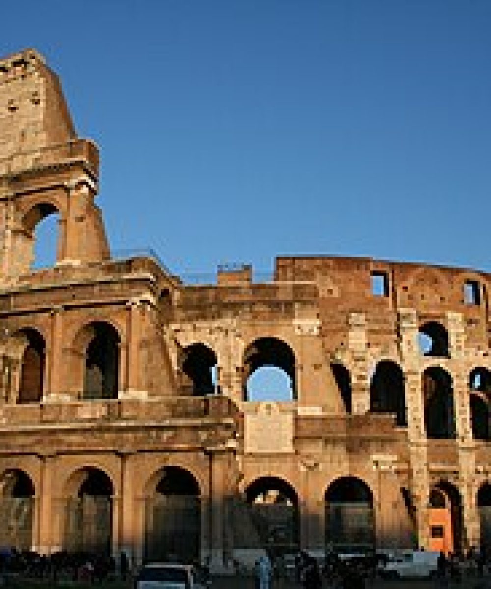 Colosseo_2008