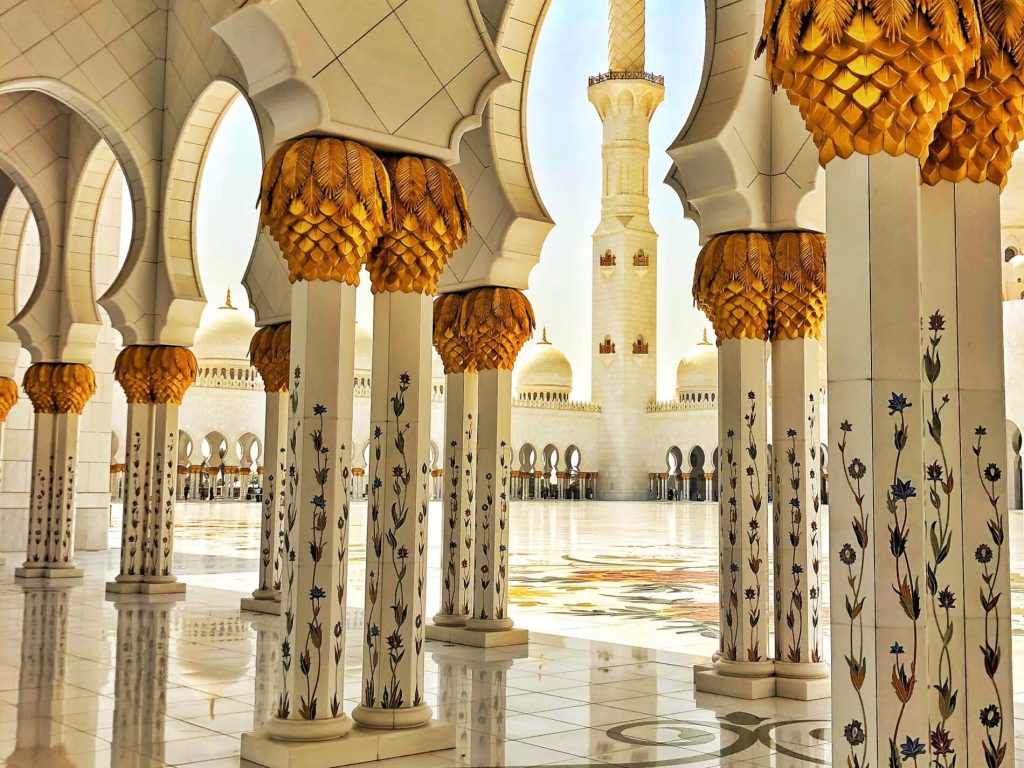 sheikh-zayed-grand-mosque-treasure-of-abu-dhabi-2022-11-08-08-49-30-utc